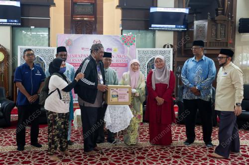 DATUK SERI DR WAN AZIZAH WAN ISMAIL