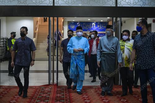 DATUK SERI ISMAIL SABRI YAAKOB