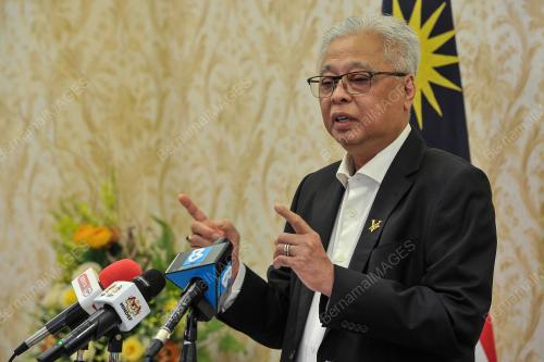 DATUK SERI ISMAIL SABRI YAAKOB