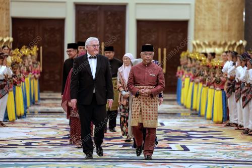 AL-SULTAN ABDULLAH RI'AYATUDDIN AL-MUSTAFA BILLAH SHAH