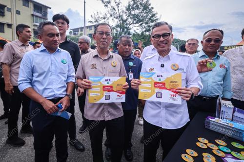 DATUK FAHMI FADZIL