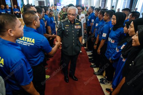 TAN SRI AFFENDI BUANG