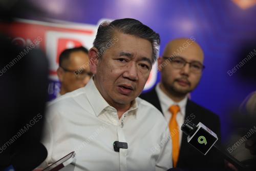 DATUK SERI SALAHUDDIN AYUB