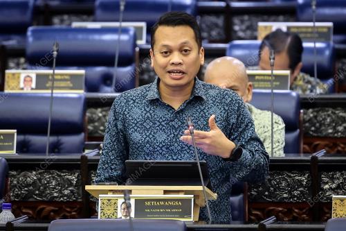 NIK NAZMI NIK AHMAD