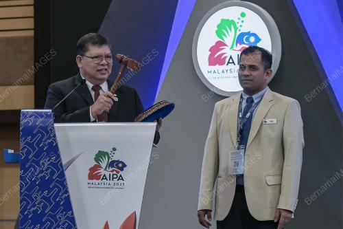 TAN SRI JOHARI ABDUL