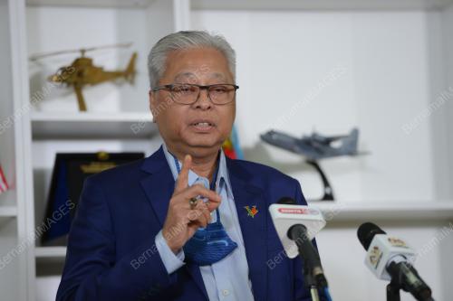 DATUK SERI ISMAIL SABRI YAAKOB