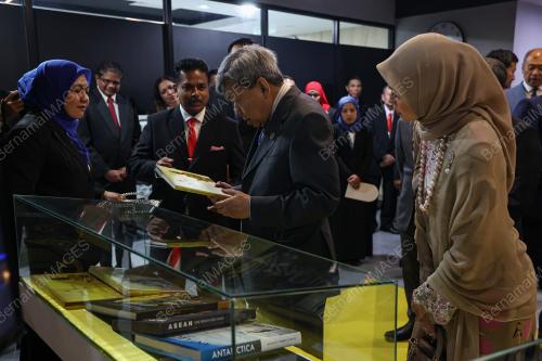 SULTAN SELANGOR SULTAN SHARAFUDDIN IDRIS SHAH