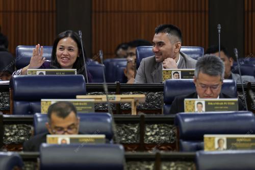 KL54_23022026_PARLIMEN