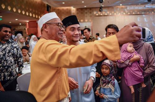 DATUK ONN HAFIZ GHAZI