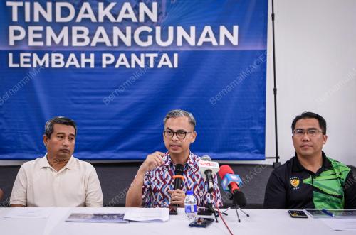 FAHMI FADZIL