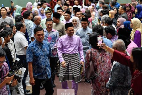 NIK NAZMI NIK AHMAD