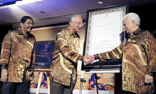 MOHD NAJIB TUN ABDUL RAZAK