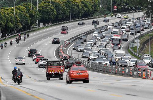 TINJAUAN ALIRAN TRAFIK LEBUHRAYA UTARA SELATAN