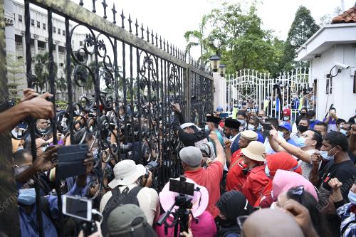 KEPUTUSAN SRC BEKAS PERDANA MENTERI DATUK SERI NAJIB TUN RAZAK