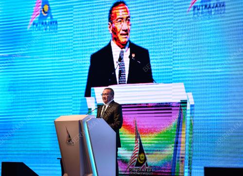 DATUK SERI HISHAMMUDDIN TUN HUSSEIN