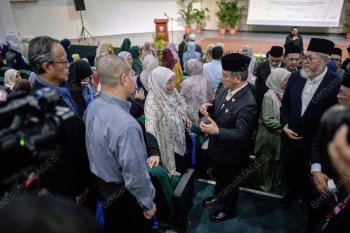 DATUK DR MOHD NA'IM MOKHTAR