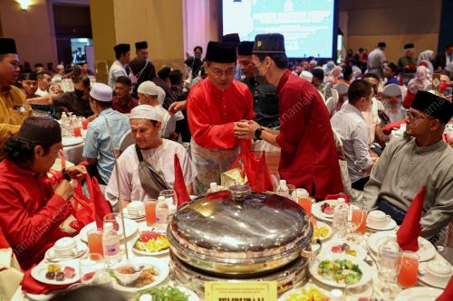 SENATOR DATUK DR NA'IM MOKHTAR