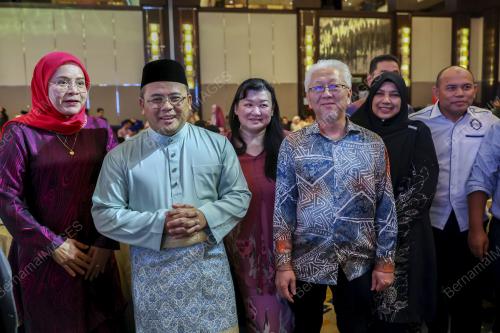 DATUK SERI AMIRUDIN SHARI