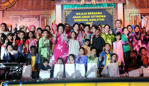 DATIN SERI ROSMAH MANSOR
