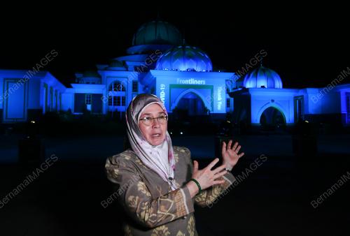 TUNKU HAJAH AZIZAH AMINAH MAIMUNAH ISKANDARIAH