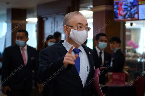 DATUK SERI DR WEE KA SIONG