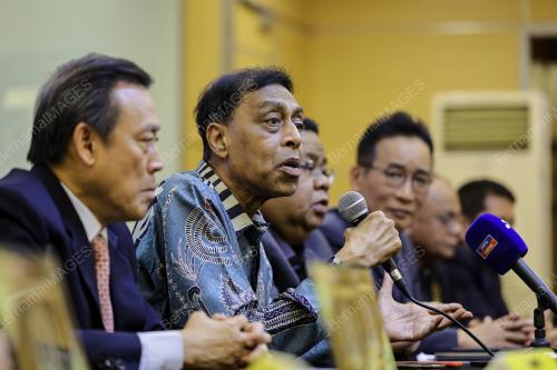 DATUK ABDUL HALIM KADER