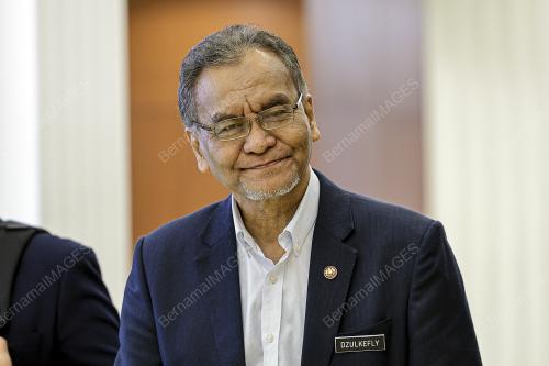 DATUK SERI DR DZULKEFLY AHMAD