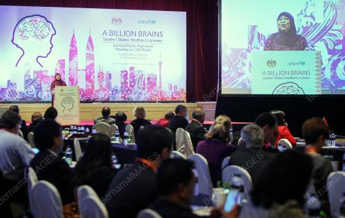 KL55_08112016_BILLIONS_BRAINS
