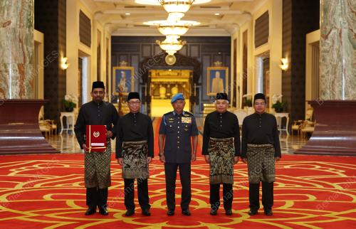 AL-SULTAN ABDULLAH RI'AYATUDDIN AL-MUSTAFA BILLAH SHAH