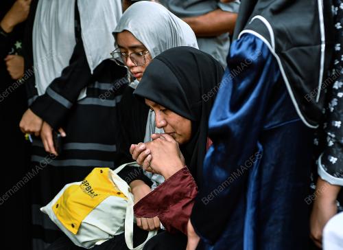 TIGA PENUNTUT UiTM MAUT