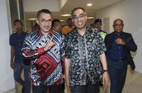 KL55_11022018_AJL32_BN201802108613