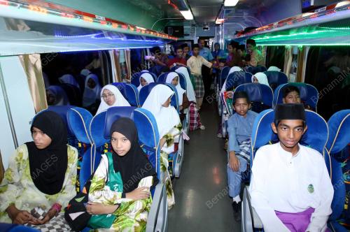 KTMB BUKA PUASA BERSAMA ANAK YATIM DALAM TREN