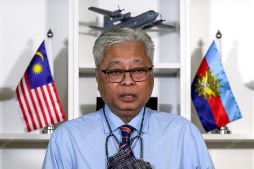 DATUK SERI ISMAIL SABRI YAAKOB
