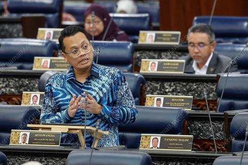 NIK NAZMI NIK AHMAD