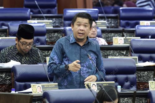 DATUK LUKANISMAN AWANG SAUNI