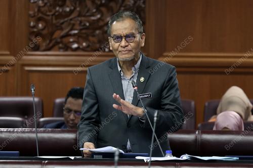 DATUK SERI DR DZULKEFLY AHMAD