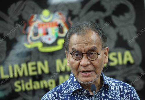 DATUK SERI DR DZULKEFLY AHMAD