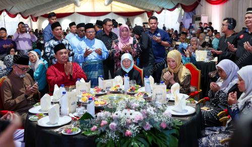DATUK SERI DR WAN AZIZAH WAN ISMAIL
