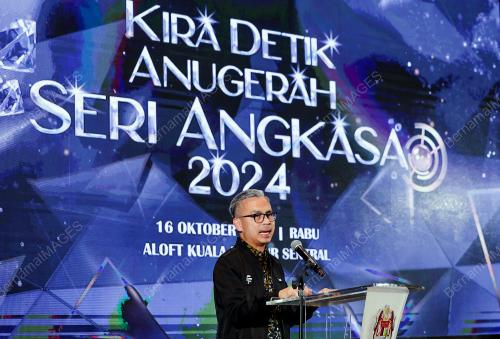 FAHMI FADZIL