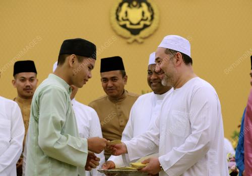 KL55_17062017_AGONG_SUMBANGAN_BN201706167197