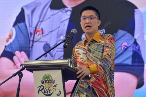 WONG KAH WOH