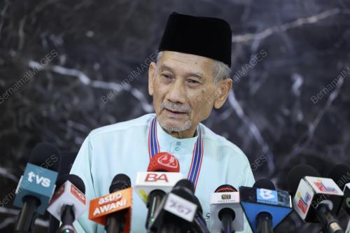 DATUK DR ABDUL MONIR YAACOB