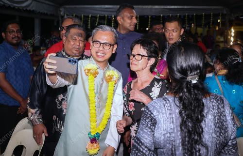 FAHMI FADZIL