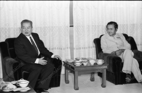 KAMPUCHEA SUMMIT
