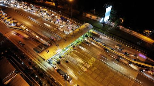 TINJAUAN TRAFIK DI TOL GOMBAK