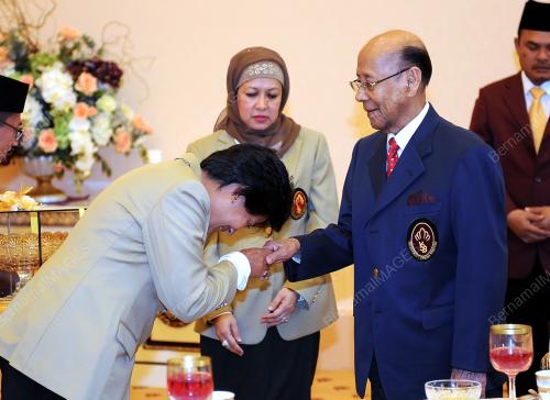 KL55_24022014_AGONG
