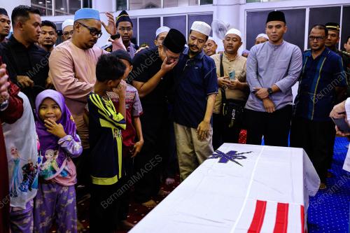 ALLAHYARHAM LT KDR WAN REZAUDEEN KAMAL WAN ZAINAL ABIDIN