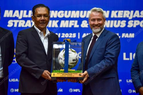 DATUK ABDUL GHANI HASSAN