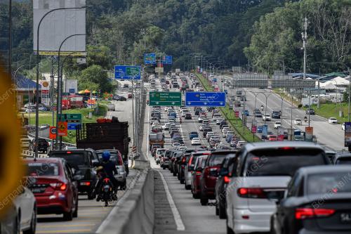 TINJAUAN ALIRAN TRAFIK TOL GOMBAK
