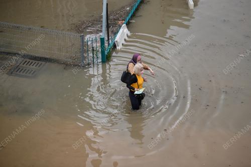 TINJAUAN BANJIR SEKITAR IBU KOTA